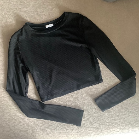 Garage Tops - Garage Black Cropped Long Sleeve